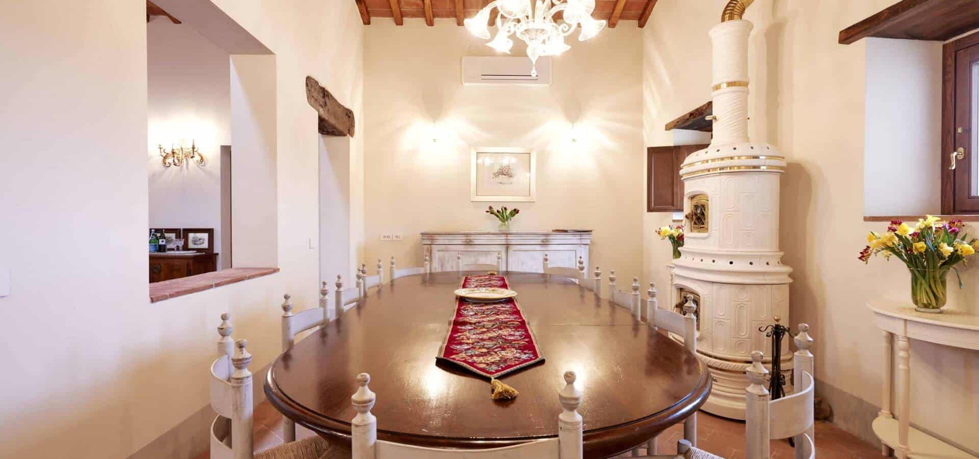 Moiata_Entertainment_Room_4