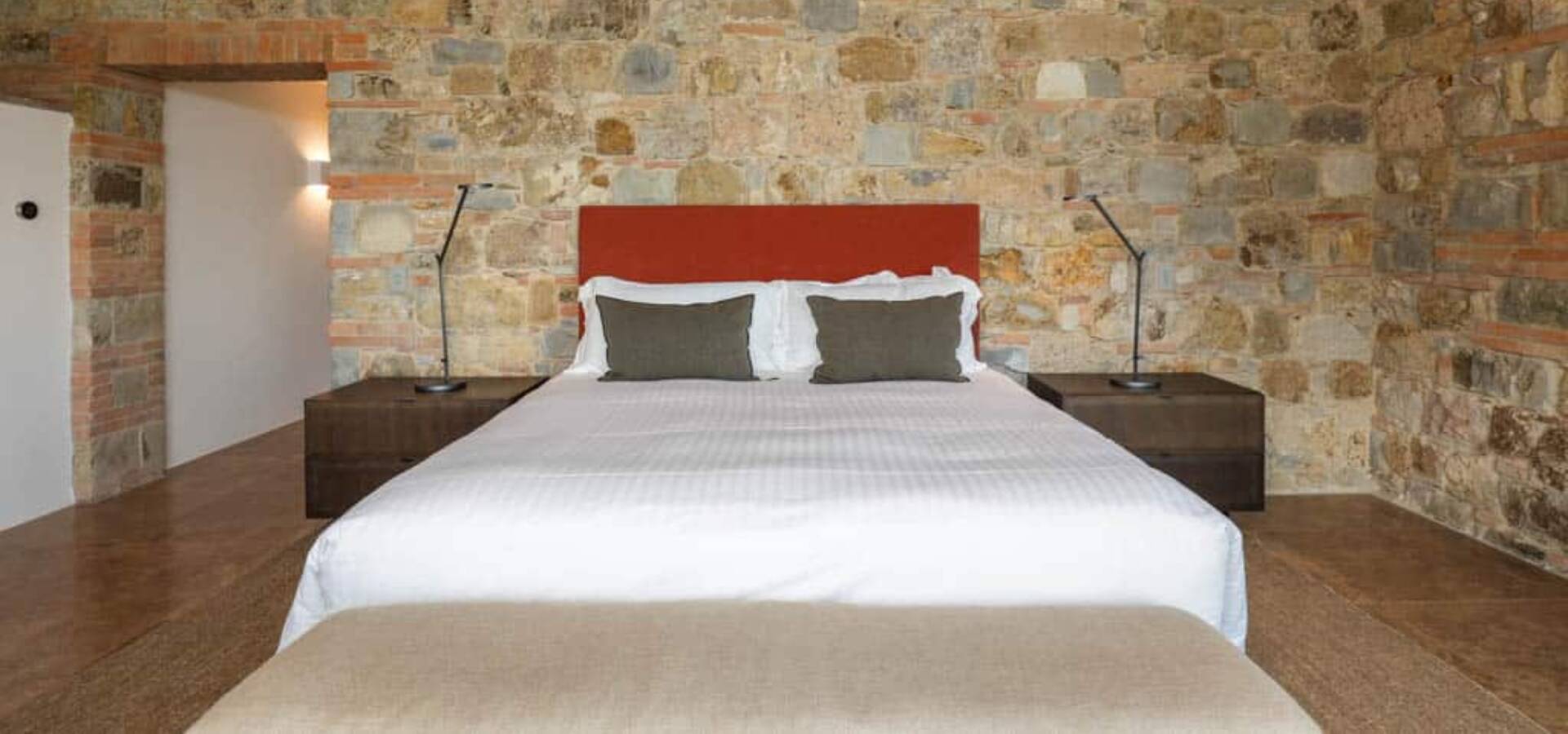 CDC_CampoAlDoccio_Bedroom_lo_res_RGB-32