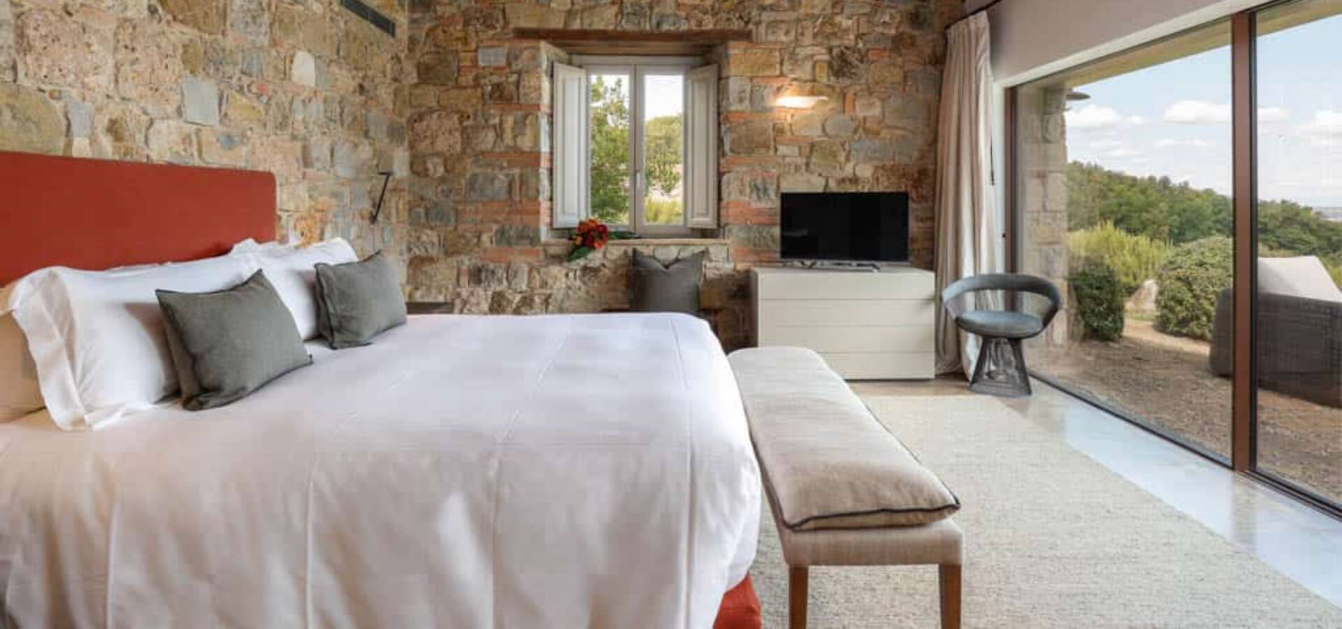 CDC_CampoAlDoccio_Bedroom_lo_res_RGB-33