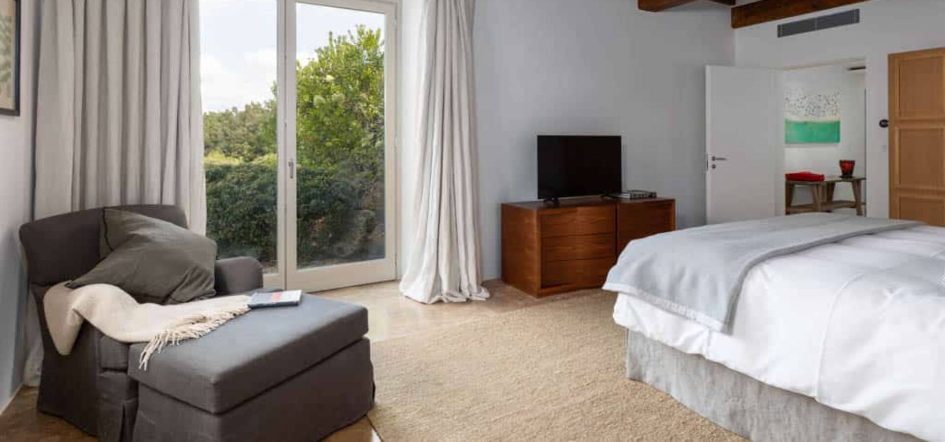 CDC_CampoAlDoccio_Bedroom_lo_res_RGB-35