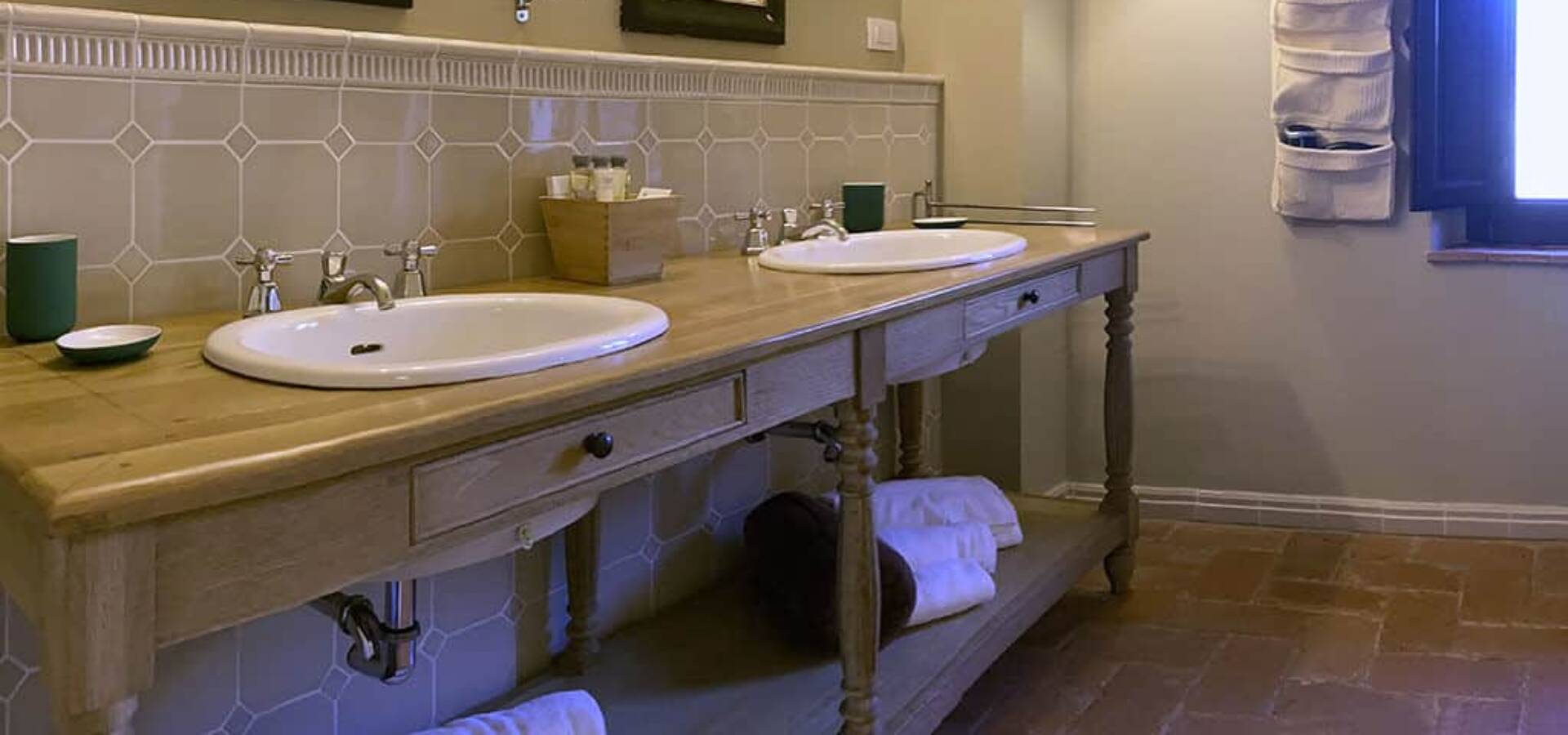 1024-bagno-camera-coratina