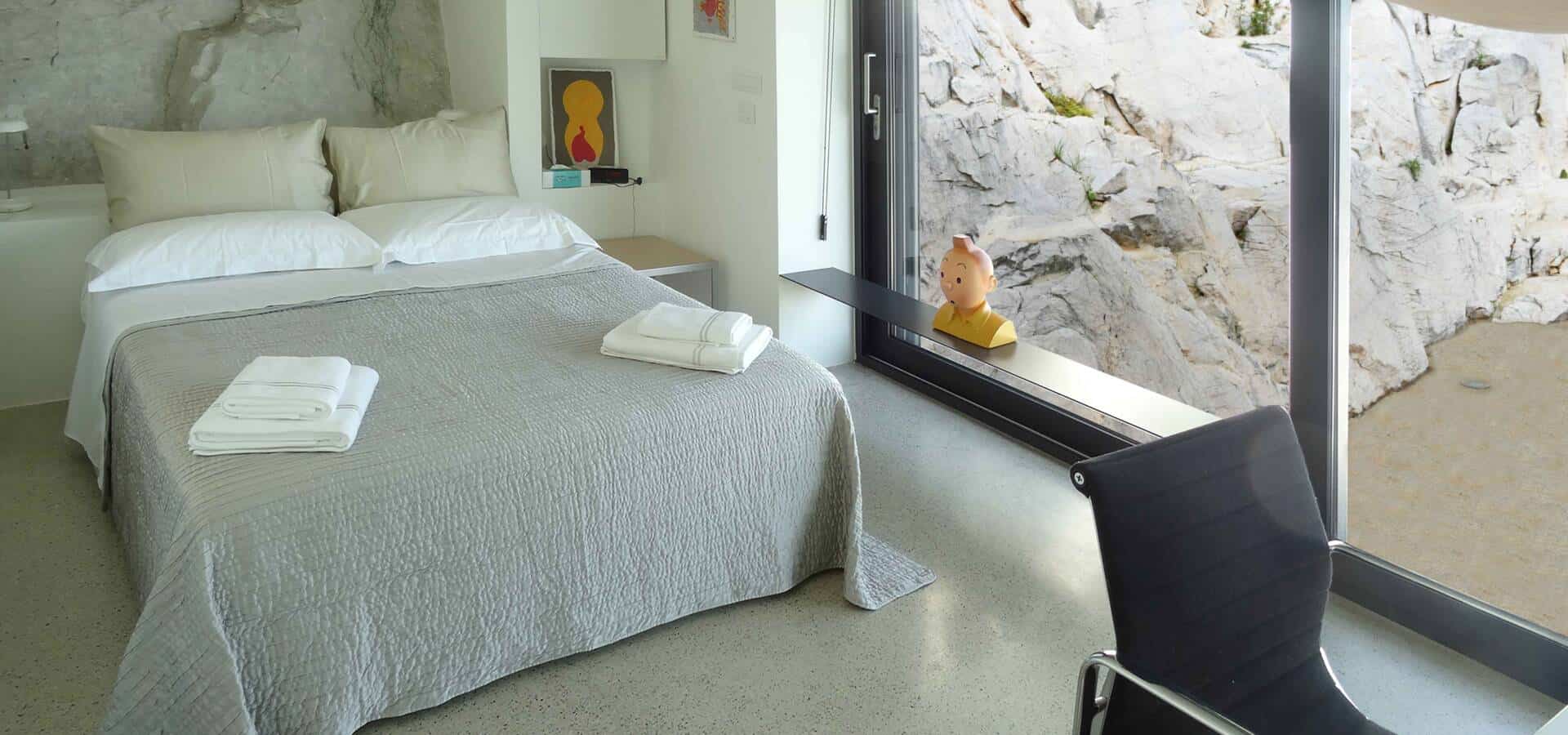 MAIN HOUSE bed rooms (1)