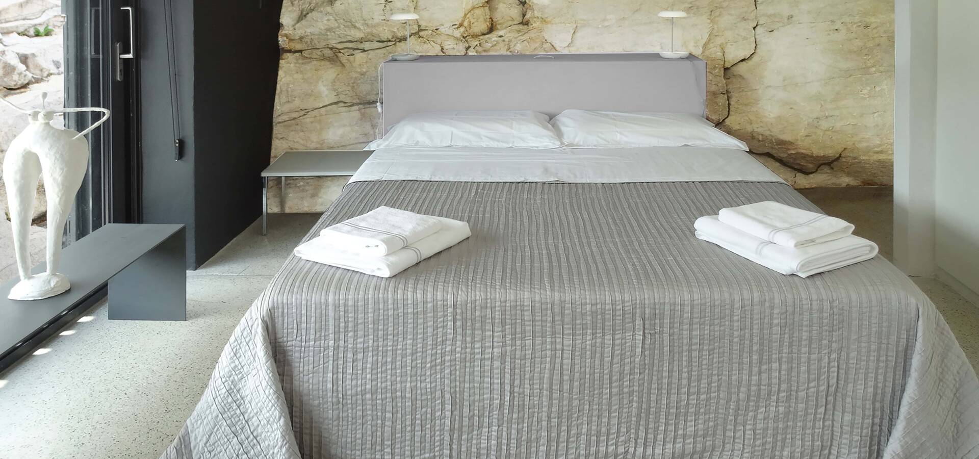 MAIN HOUSE bed rooms (3)