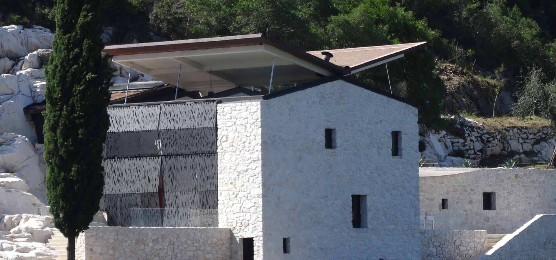 MAIN HOUSE external views (3)