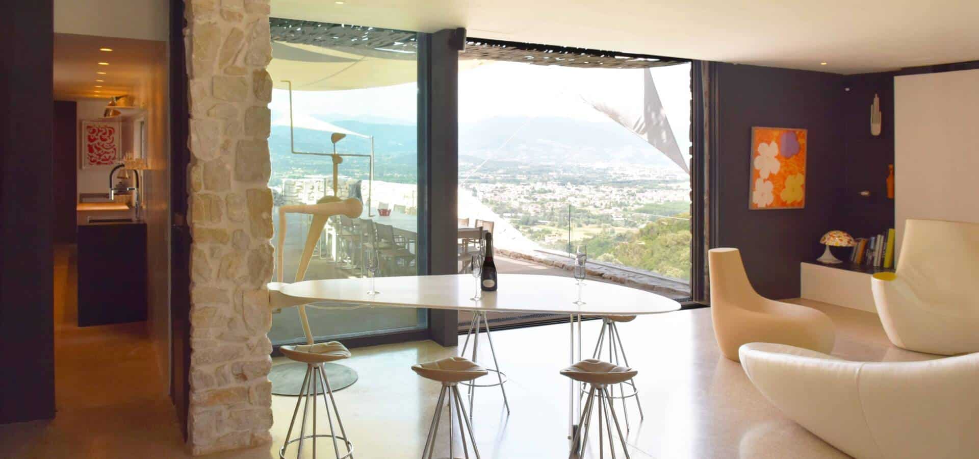 MAIN HOUSE living room(17)