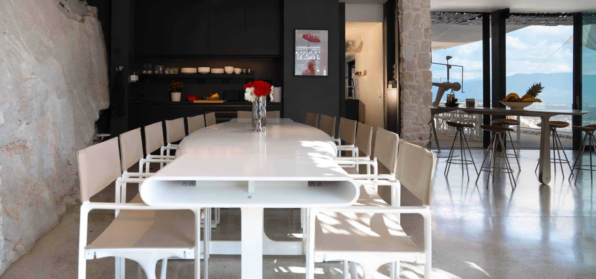 MAIN HOUSE living room(9)