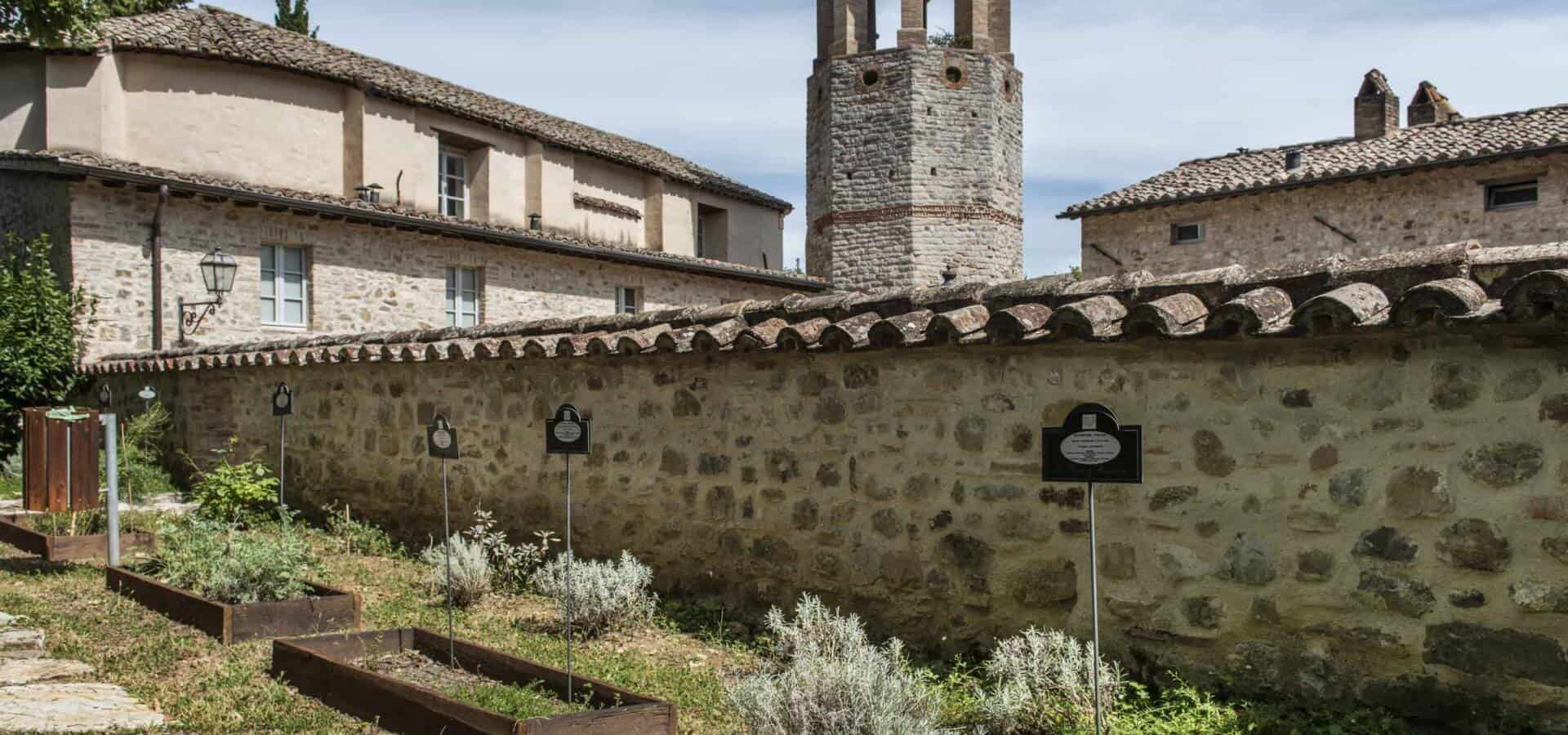 PSQ castle Herb Garden (2)