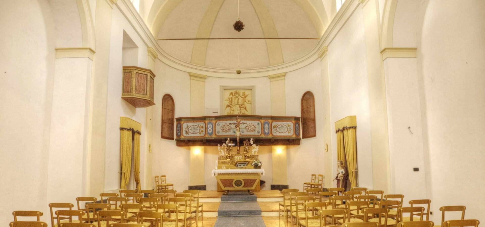 Pieve San Quirico castle - the church