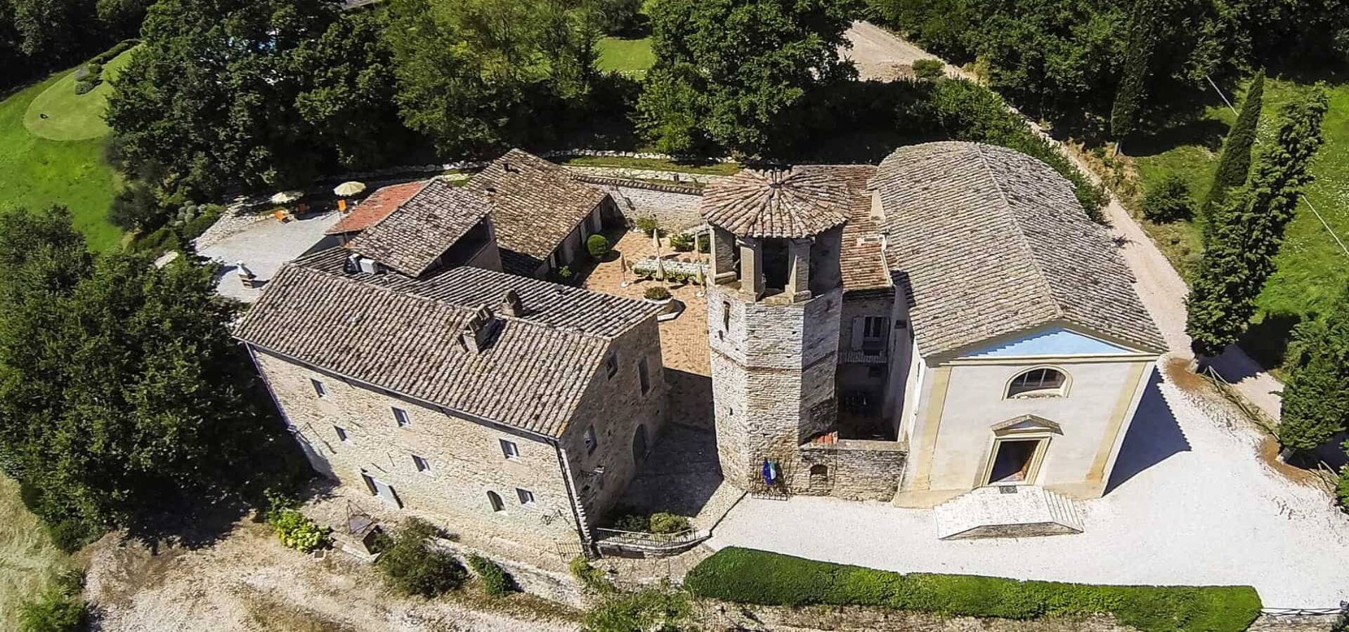 Pieve St, Quiricio castle east