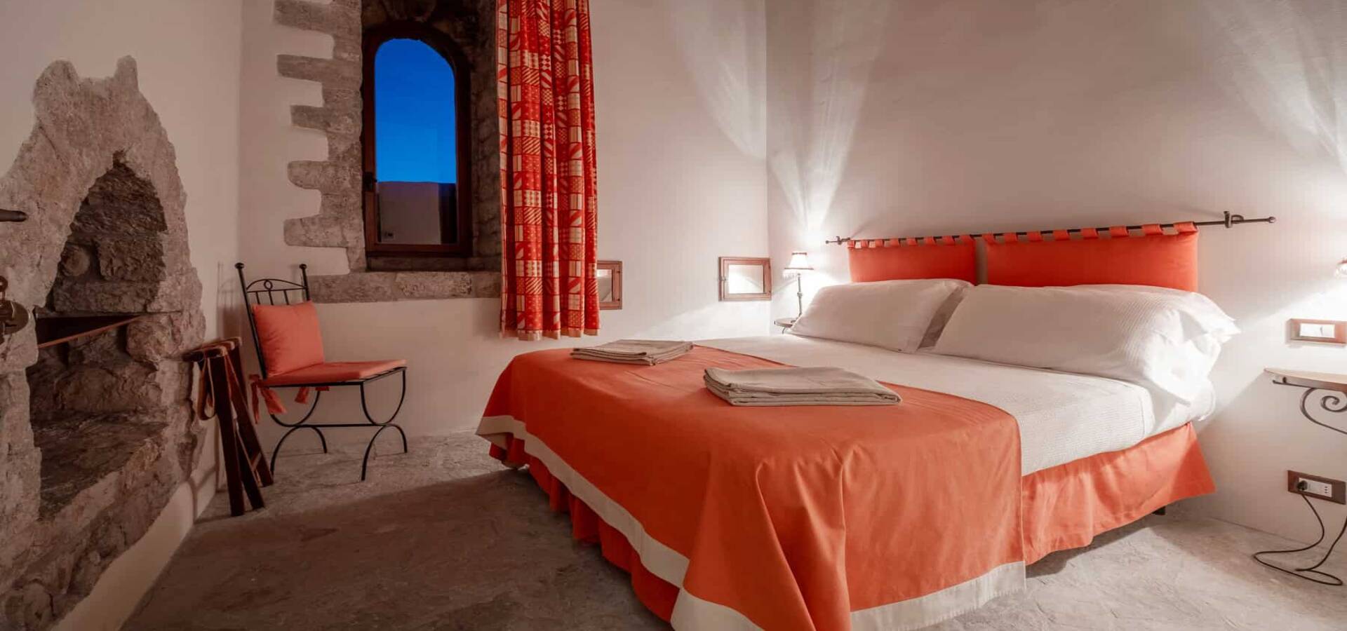 Suite The Knight lower bedroom