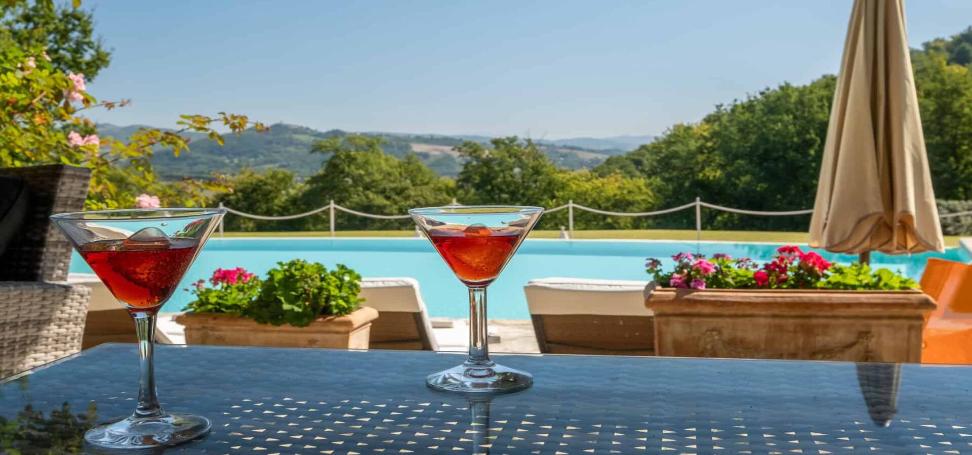 Vista piscina da Tettoia