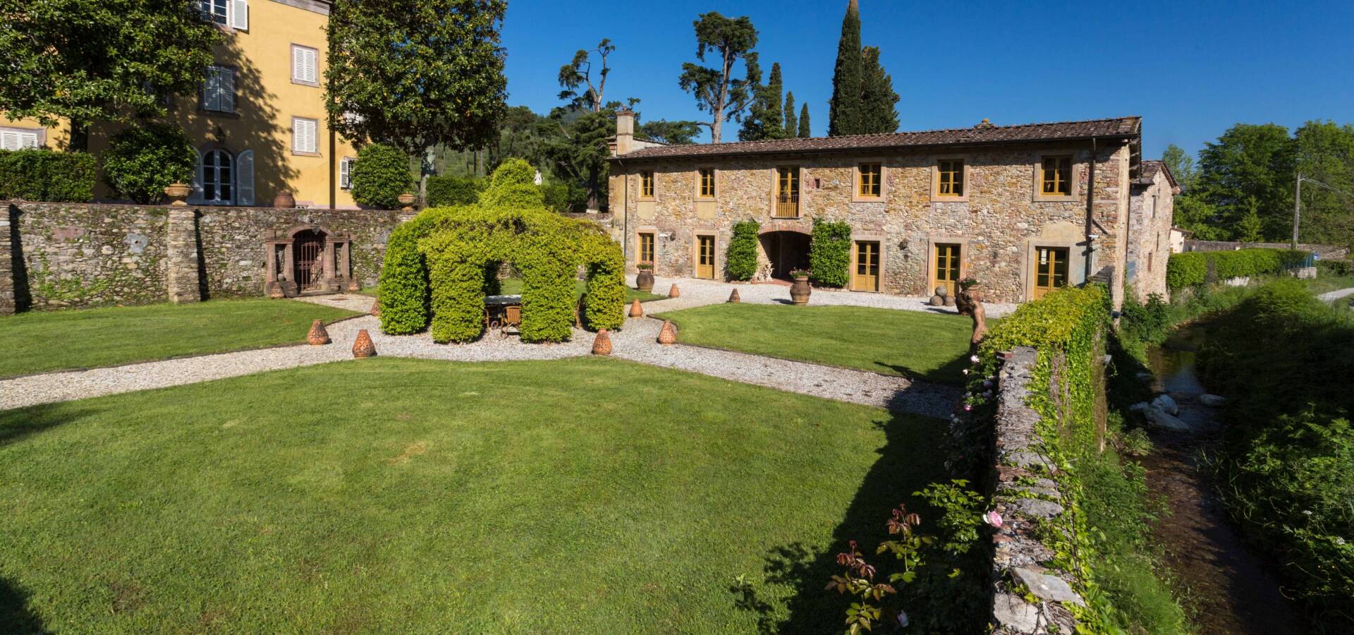 esterno lato piscina (1)