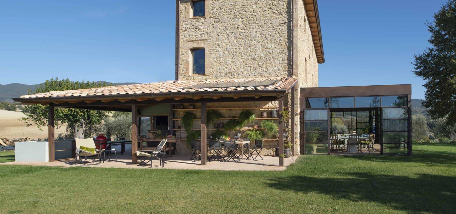 1_CONVIVIAL OUTDOOR AREAS