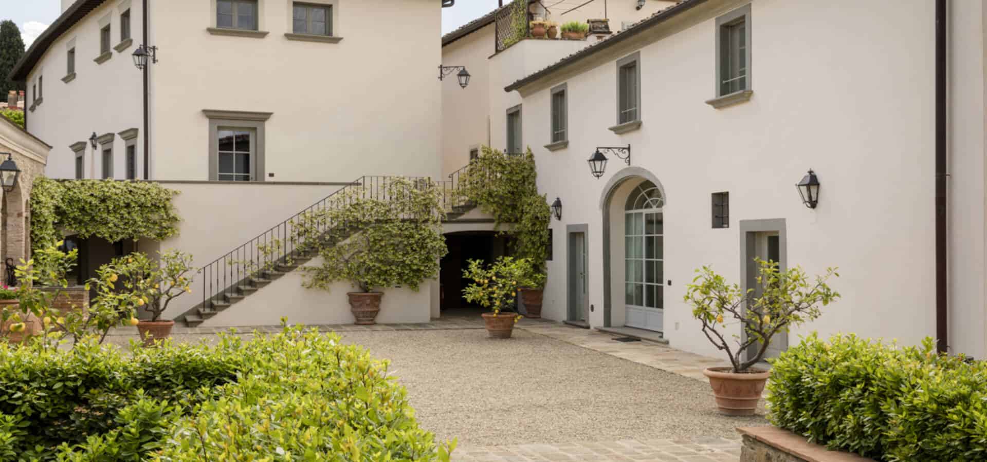 DG_Exterior_La Fattoria and La Villa_Moggi_June2024 LR