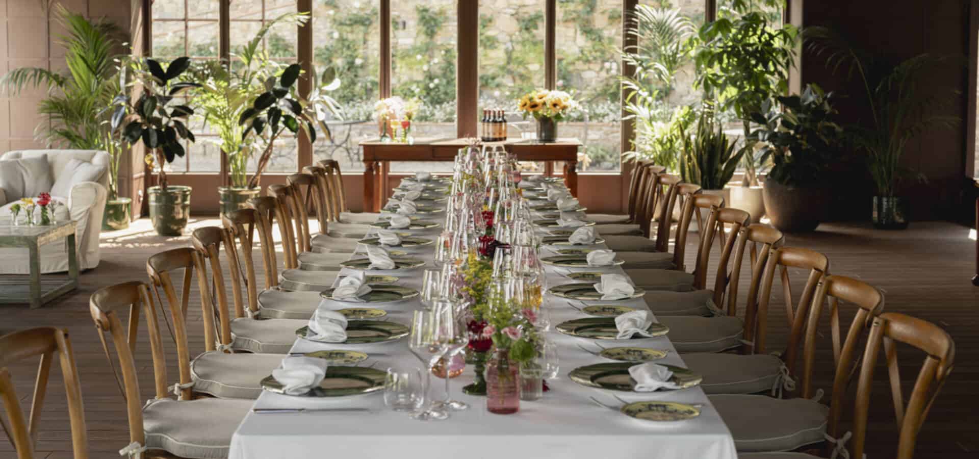 DG_restaurant_table setting 2_horizontal_Moggi_June2024 LR