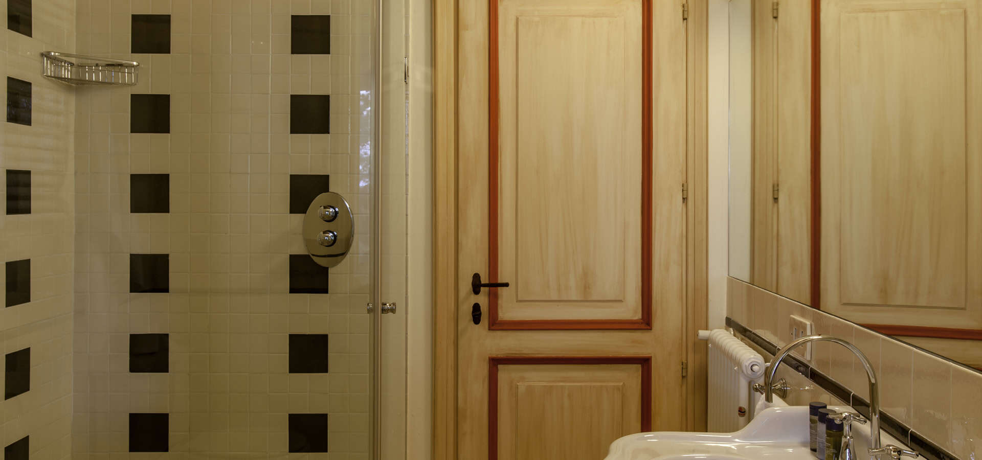 CB Bedroom 2 Ensuite View1