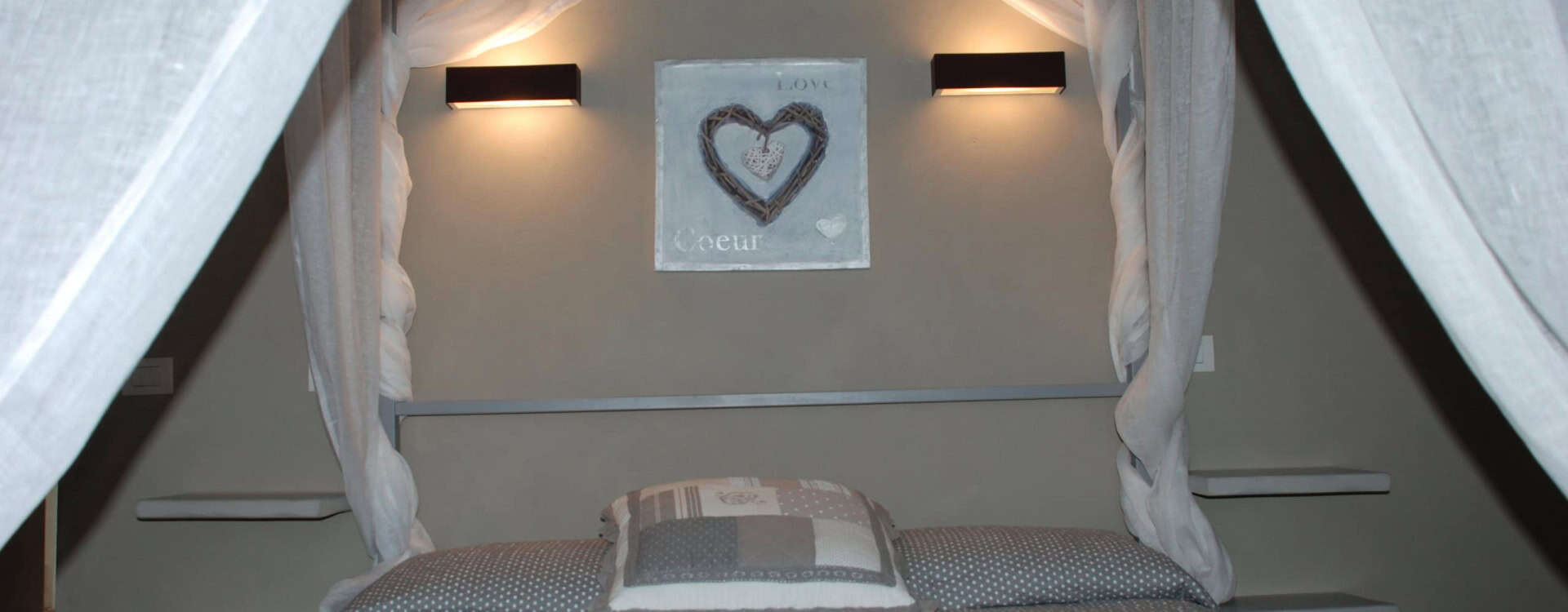 Grey room 4